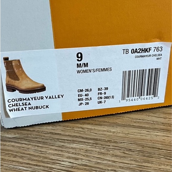 Women’s timberland boots - Picture 2 of 2